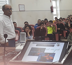 Formación de los alumnos por la jefatura provincial de Cádiz y la Universidad