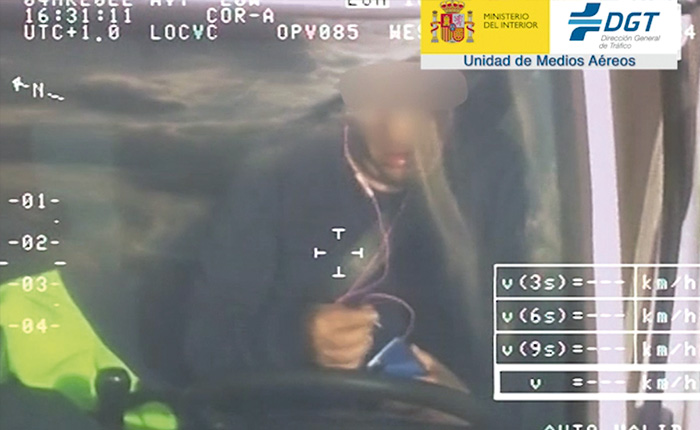 Con auriculares y sin manos
